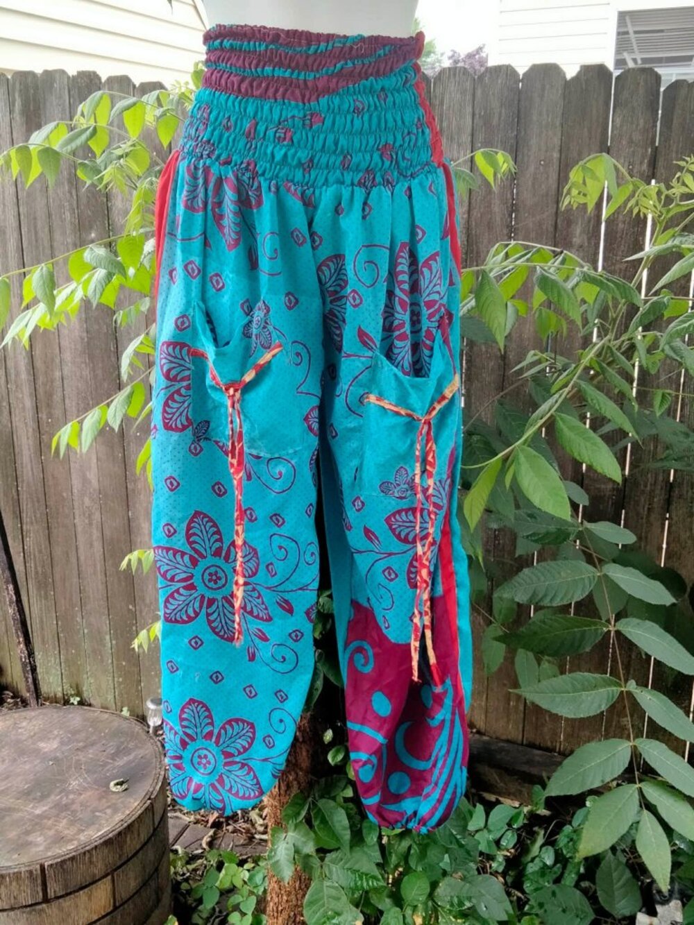 NWOT Women One Size Jogger Pants Blue Floral Silky Boho Resort